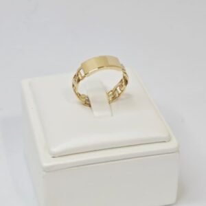 Anillo de Oro Estilo Cadena con Placa Lisa