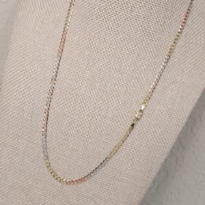 Cadena Cubana Tricolor Estilo Fígaro en Oro